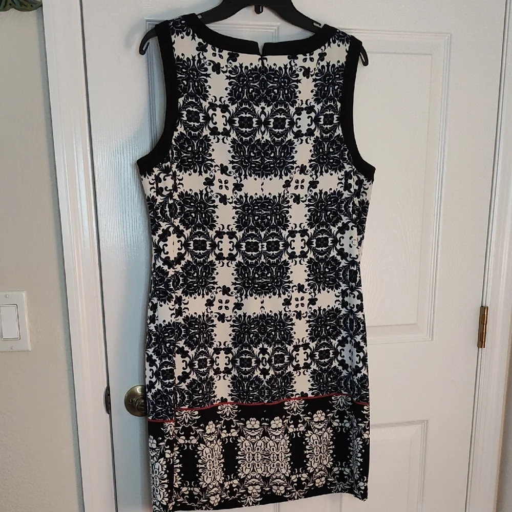 London Times Black and White Floral Mini Dress - Picture 3 of 5